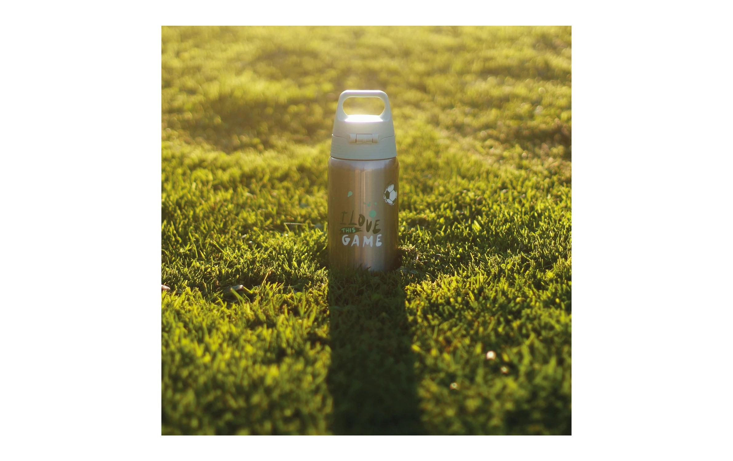 Trinkflasche Shield One Love Football 500 mlEinwandige Kinder-Trinkflasche aus Edelstahl