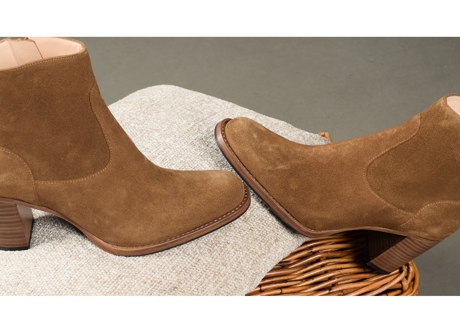 Legend 70 camel