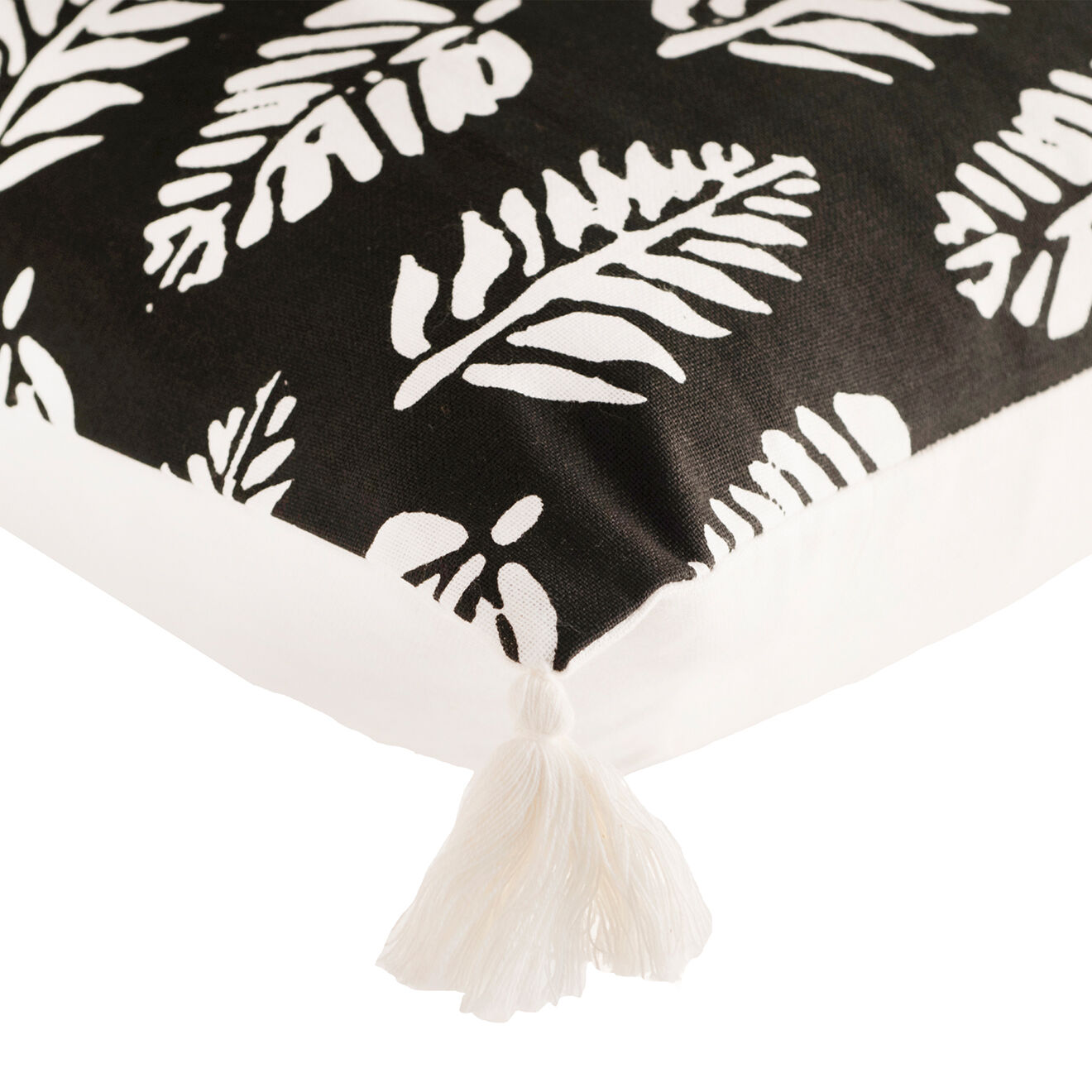 Febronie Housse de coussin Yaoundé Pompon noire - 50x30 cm