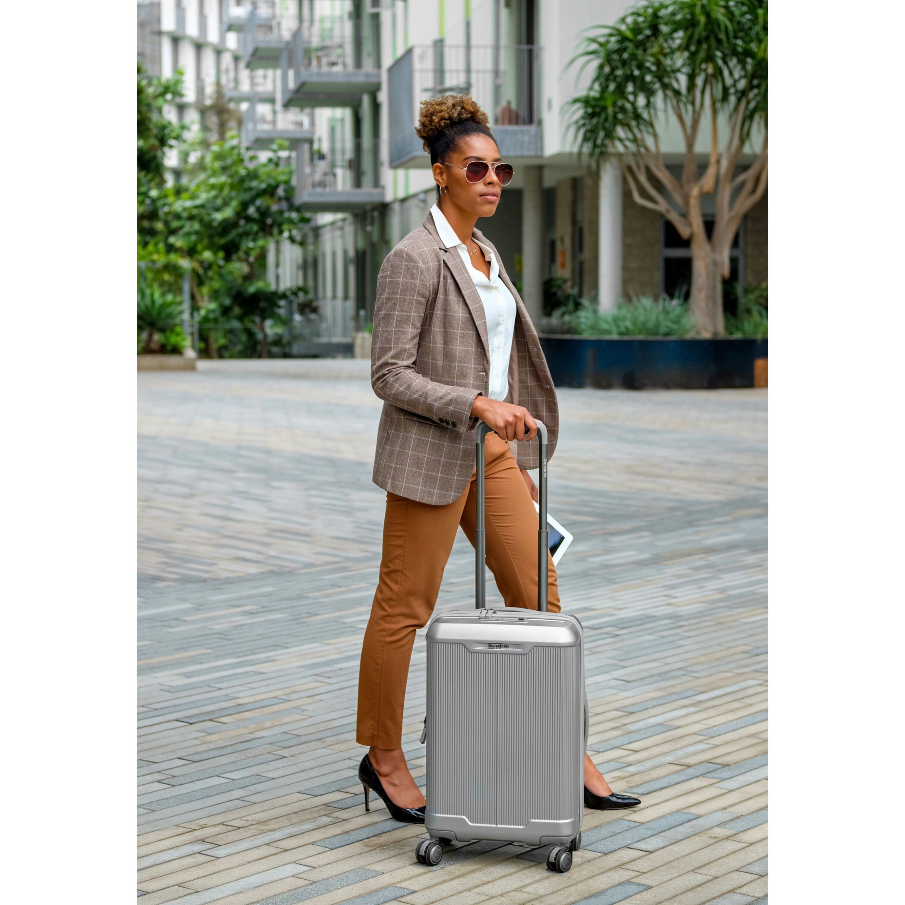 Mala de bordo rígida com rodinhas Samsonite Silhouette 17