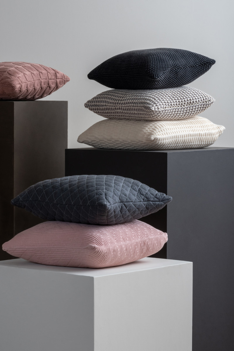 Cushion Zigzag Knitted