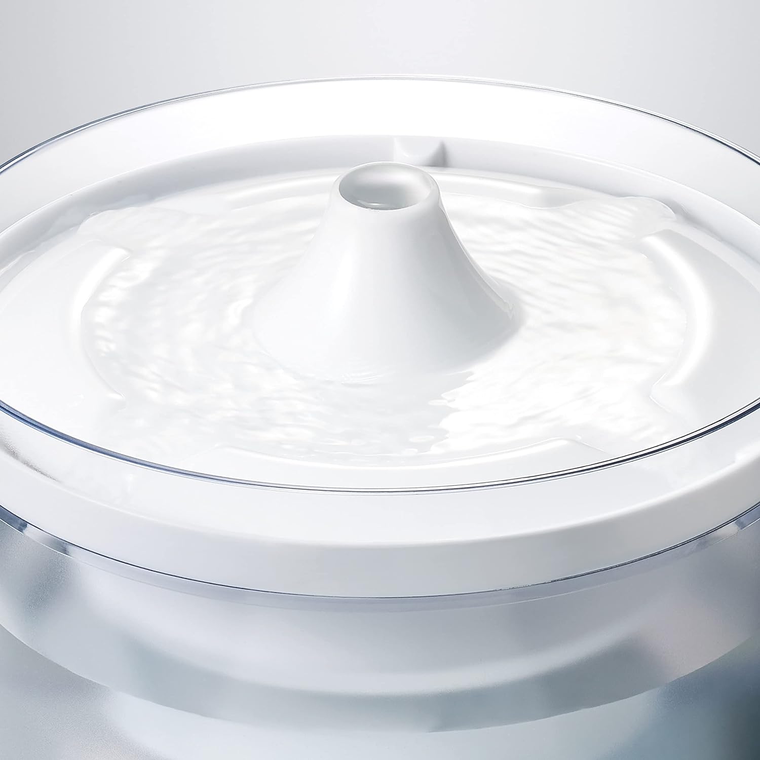 Fonte de água Zeus Fresh & Clear de 1,5L com bico em cascata para cães.