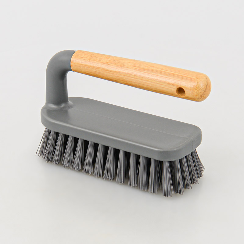 Brosse avec poignée grise