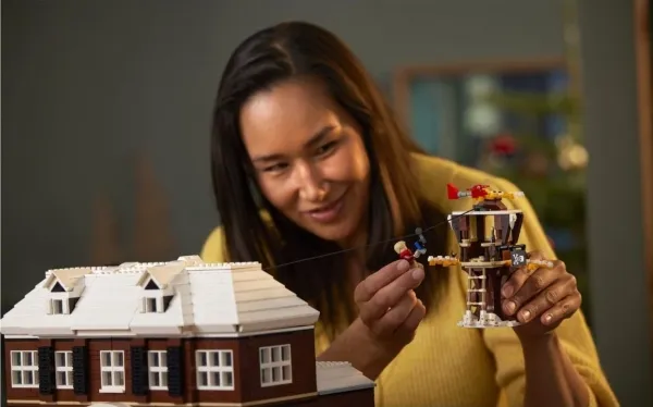 LEGO Ideas 21330 Home Alone
