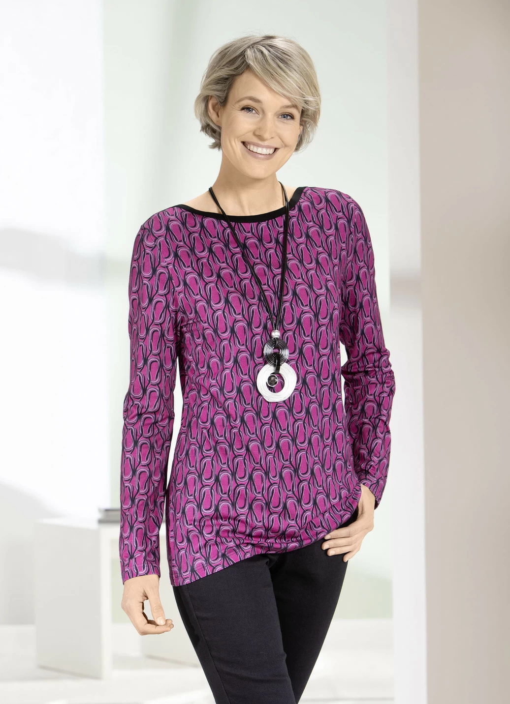 Shirt mit U-Boot-Ausschnitt