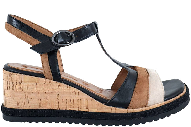 TAMARIS SANDAL I MULTIFARVET SKIND PÅ KILEHÆL