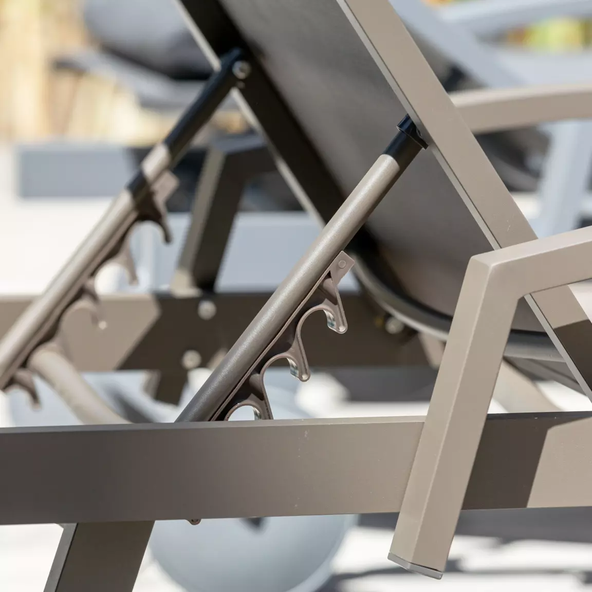 Transat en aluminium Pirae Taupe