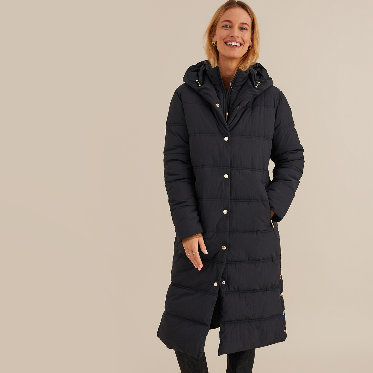 ANNE WEYBURN<br>Casaco comprido de penas com capuz fixo, perfeito para o inverno