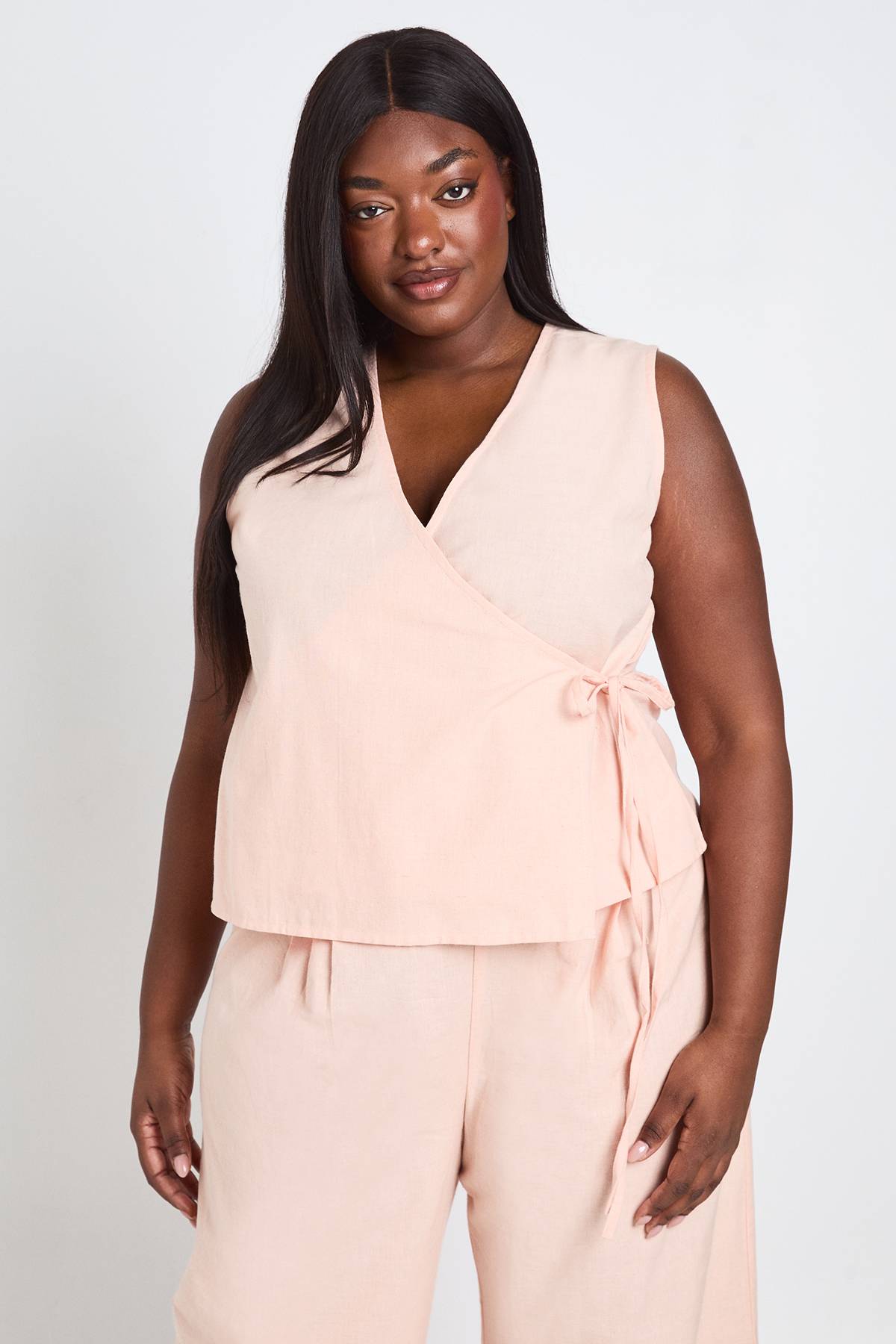 boohoo Gilet Cache-cœur Ample Et Pantalon Large En Lin Grande Taille