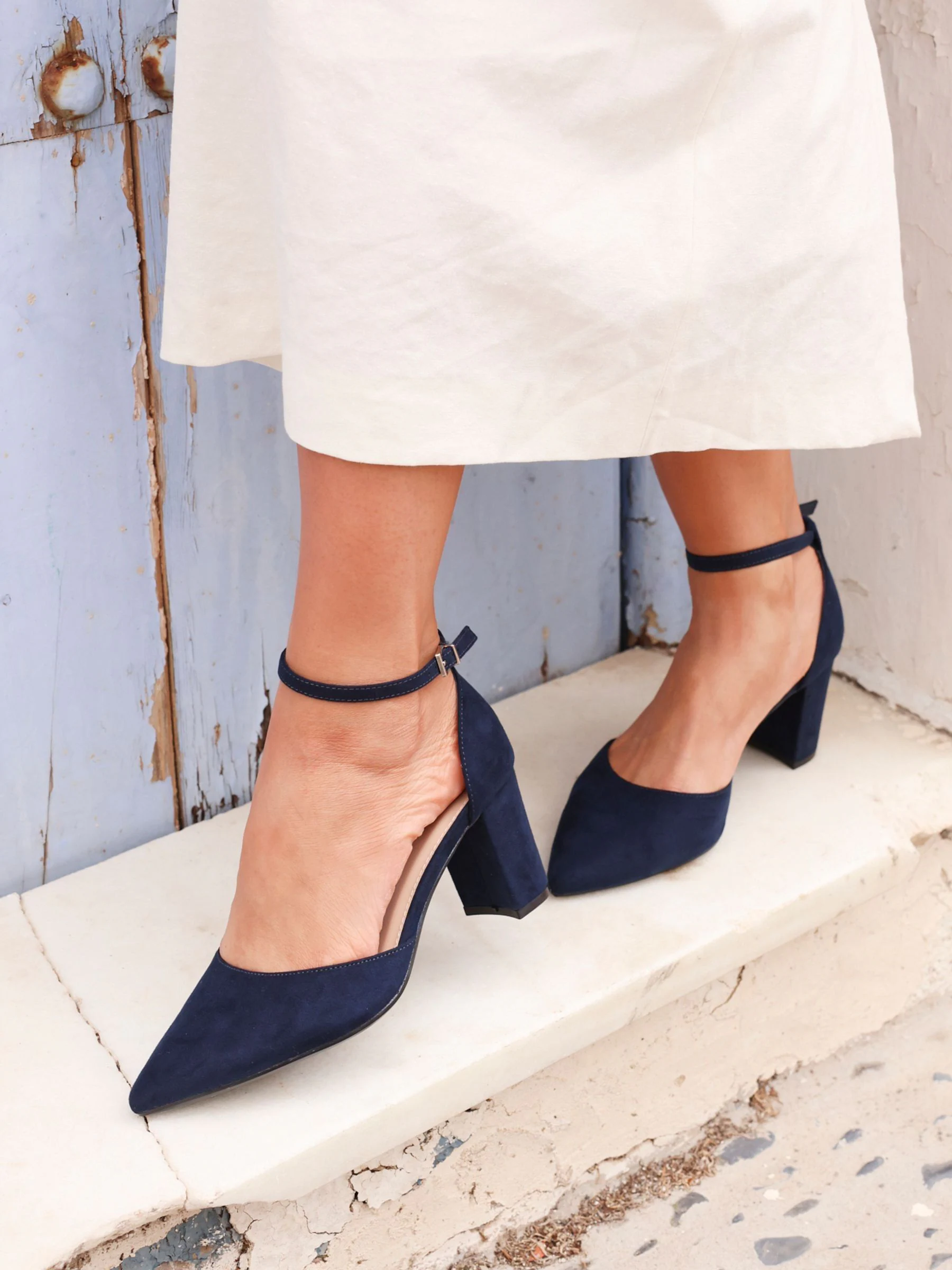 Blauw - Linzi Davina pumps met blokhak en dichte hiel