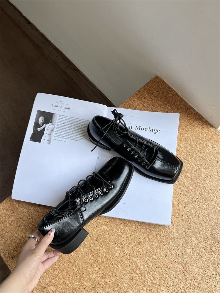 Karlao - Veterschoenen met vierkante neus