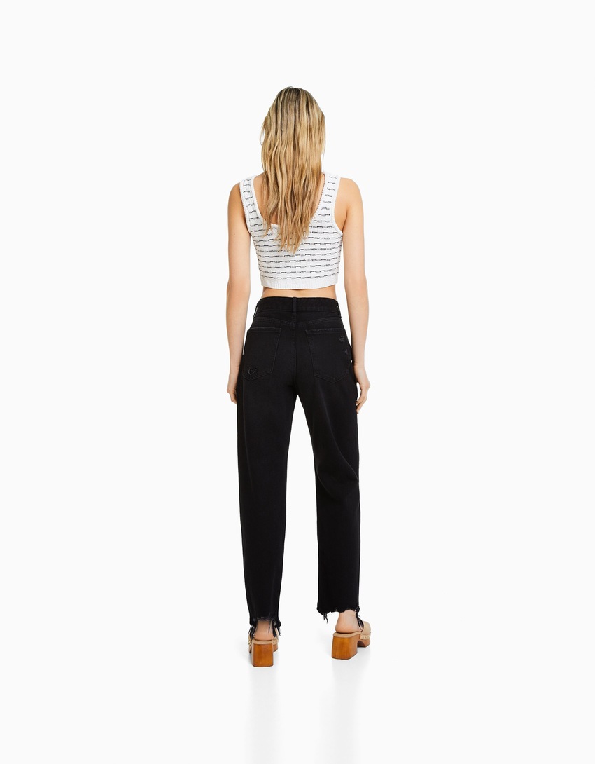 Calça jeans cropped reta rasgada