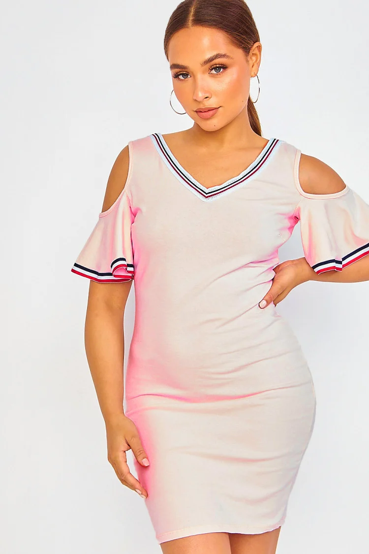 Robe rose épaules dénudées à bandes