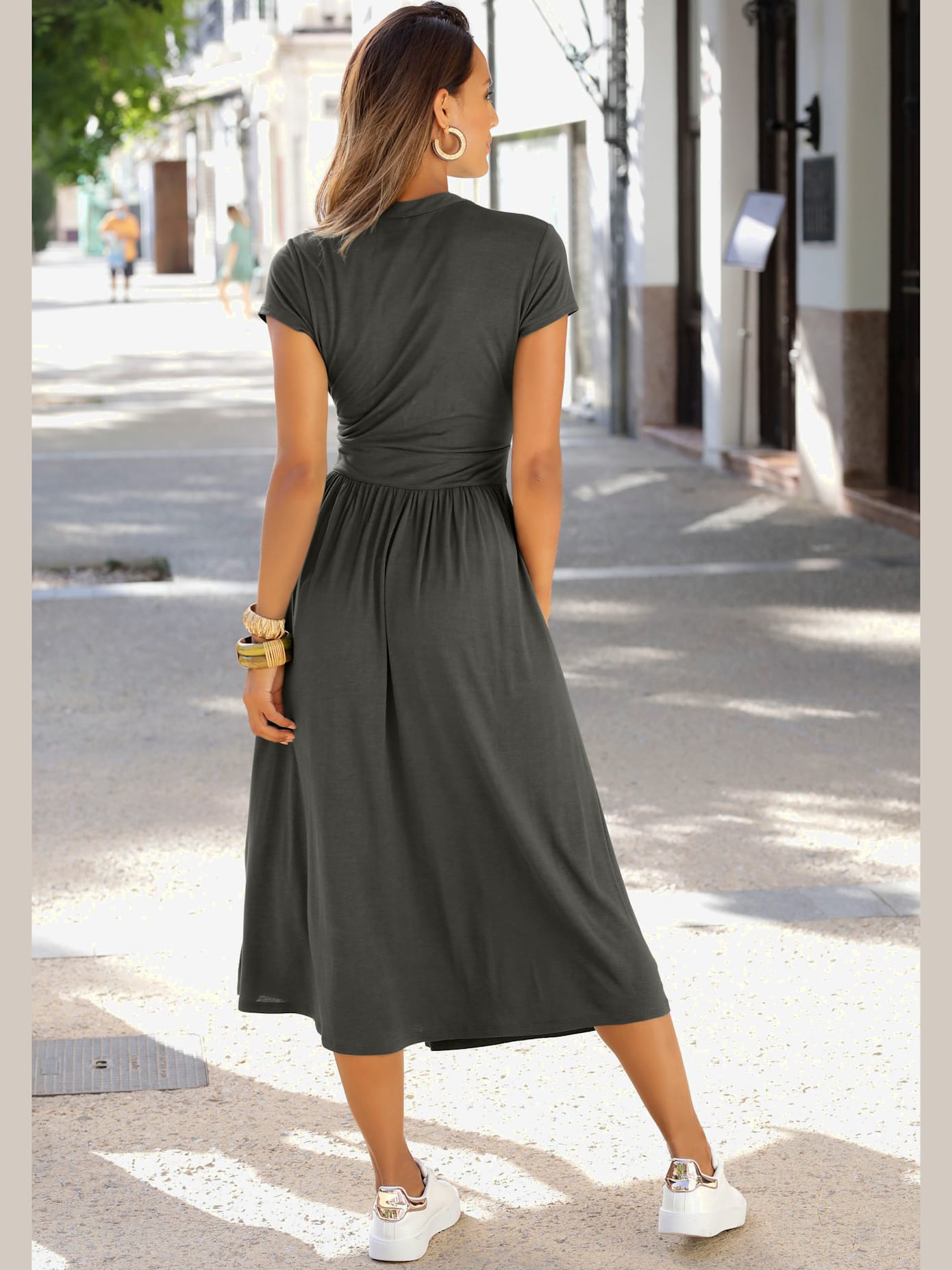 Robe mi-longue minirobe avec glissière devant