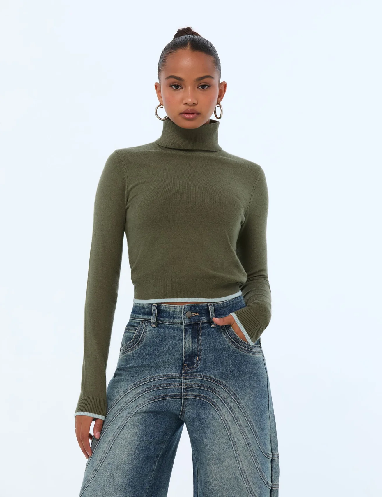 Pull col roulé vert olive