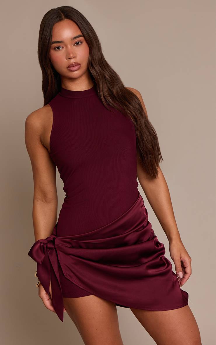 Prune Robe Mini Drapée En Satin Tissé À Col Montant