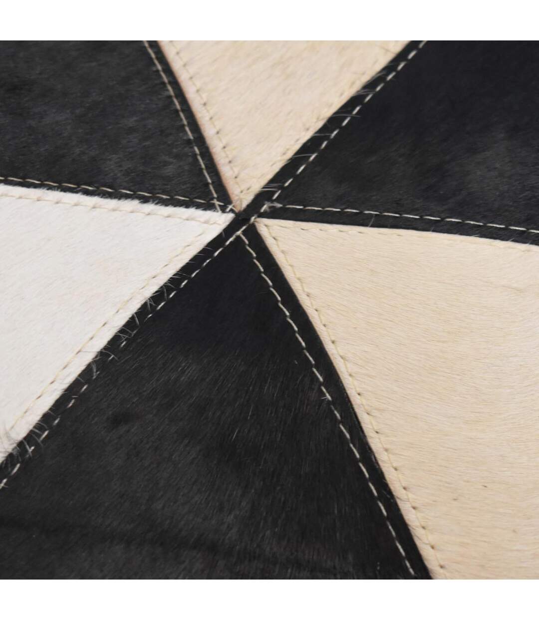 Tapis salon TRIBLACK en peau de bête Fait main