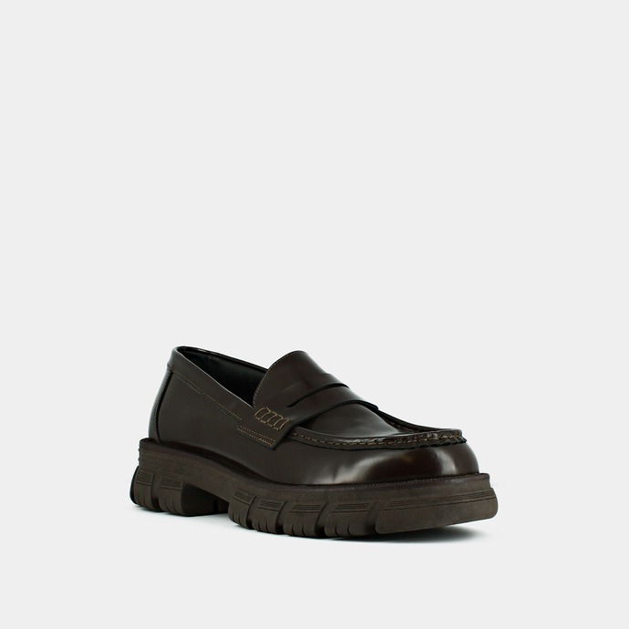 Mocassins à semelles crantées  en cuir glacé marron