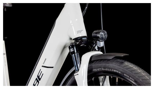 VTC Électrique Cube Touring Hybrid One 625 Easy Entry Shimano Cues 9V 625 Wh 700 mm Blanc Cotton Gris 2025