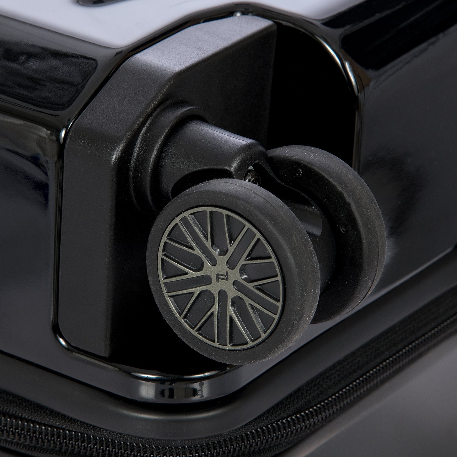 Porsche Design Roadster Hardcase 4W Trolley S shiny black