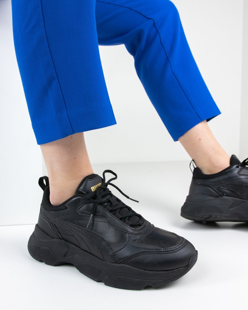 Puma Cassia Lage sneakers  - zwart