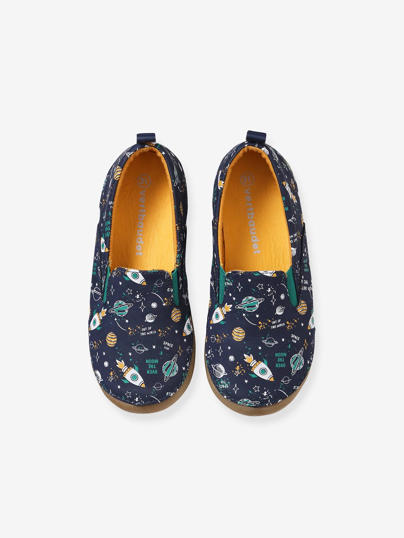 Pantufas de couro elástico para meninos, azul escuro com estampa.
