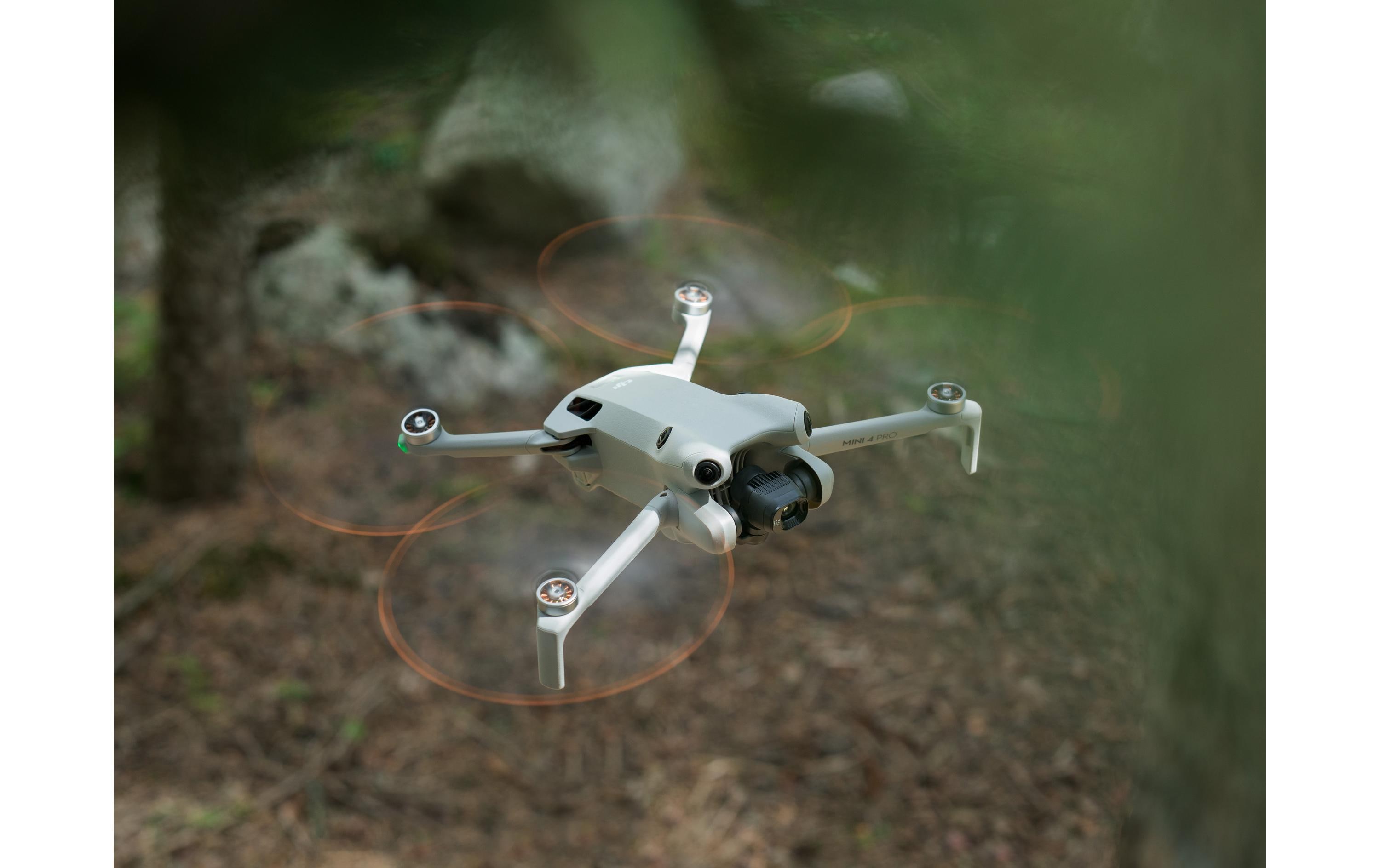 Multikopter Mini 4 Pro Fly More Combo RC 2 RTF (C0 | CE)<br>Kompakte Drohne mit 4k Kamera, Kollisionssensoren und 249g Abfluggewicht