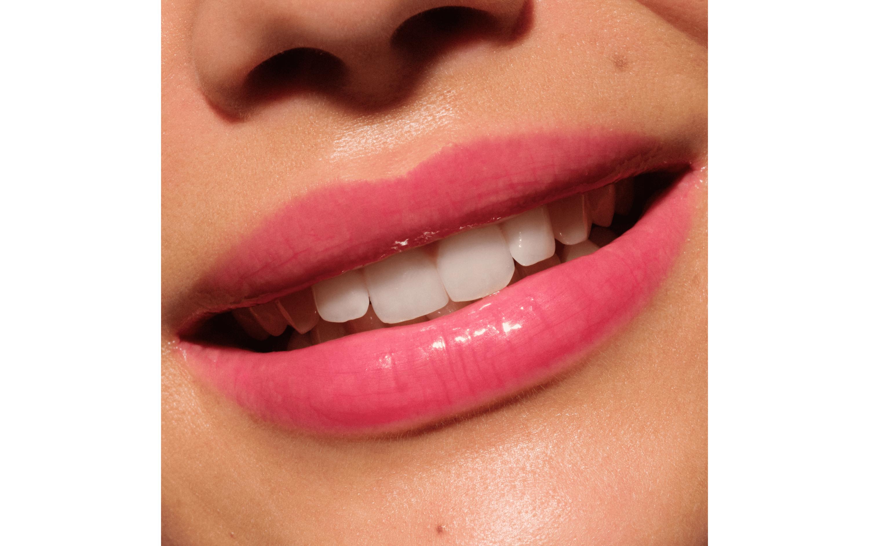 Lip Gloss Butter Drippin' Glossy 050 Cherry DeliciousFeuchtigkeitsspendender, glänzender Lippenbalsam in zartem Rosa
