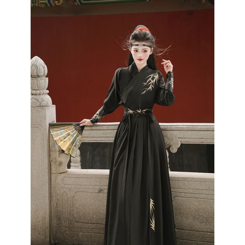 Tangier - Hanfu-kostuumset met lange mouwen en geborduurd blad