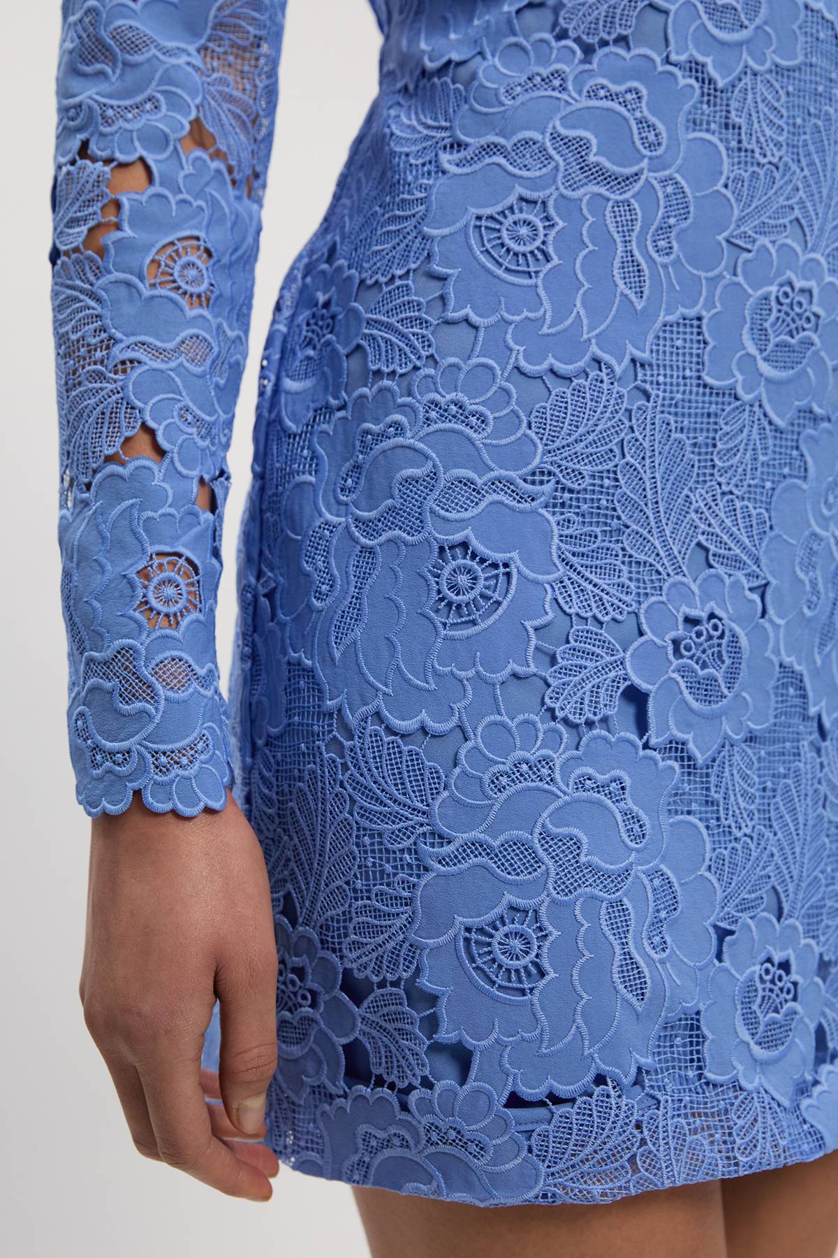 KarenMillen Robe mini tissée en dentelle guipure à col haut