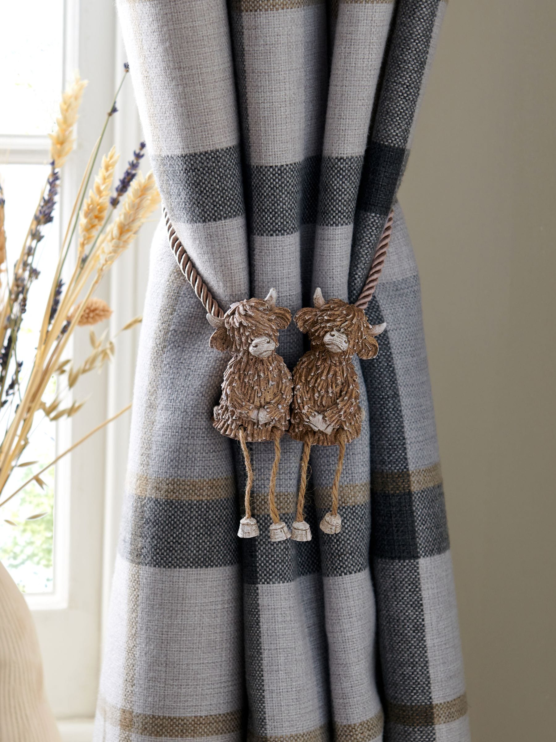 Set van 2 magnetische Hamish The Highland Cow gordijnbinders
