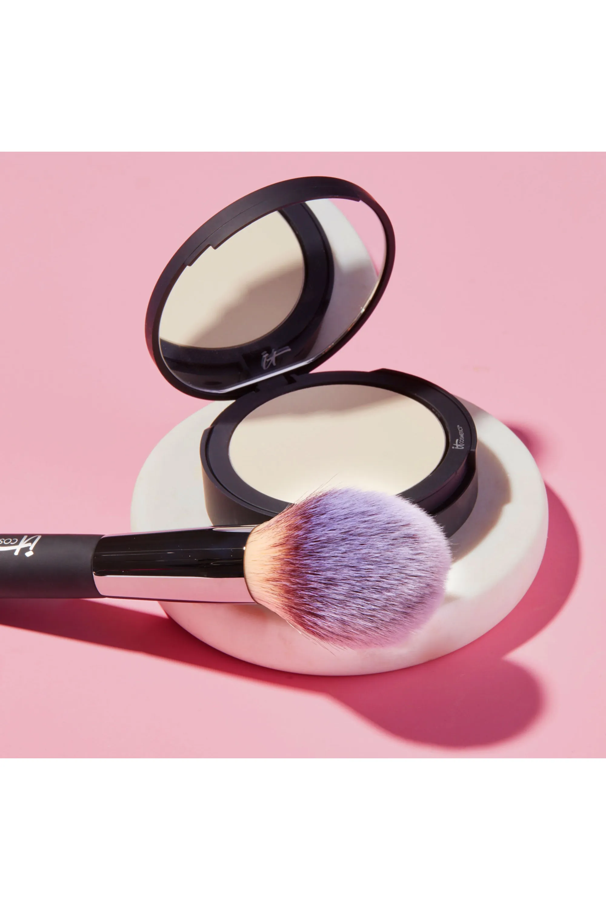 it Cosmetics Pinceau poudre rond Heavenly Luxe™ #8