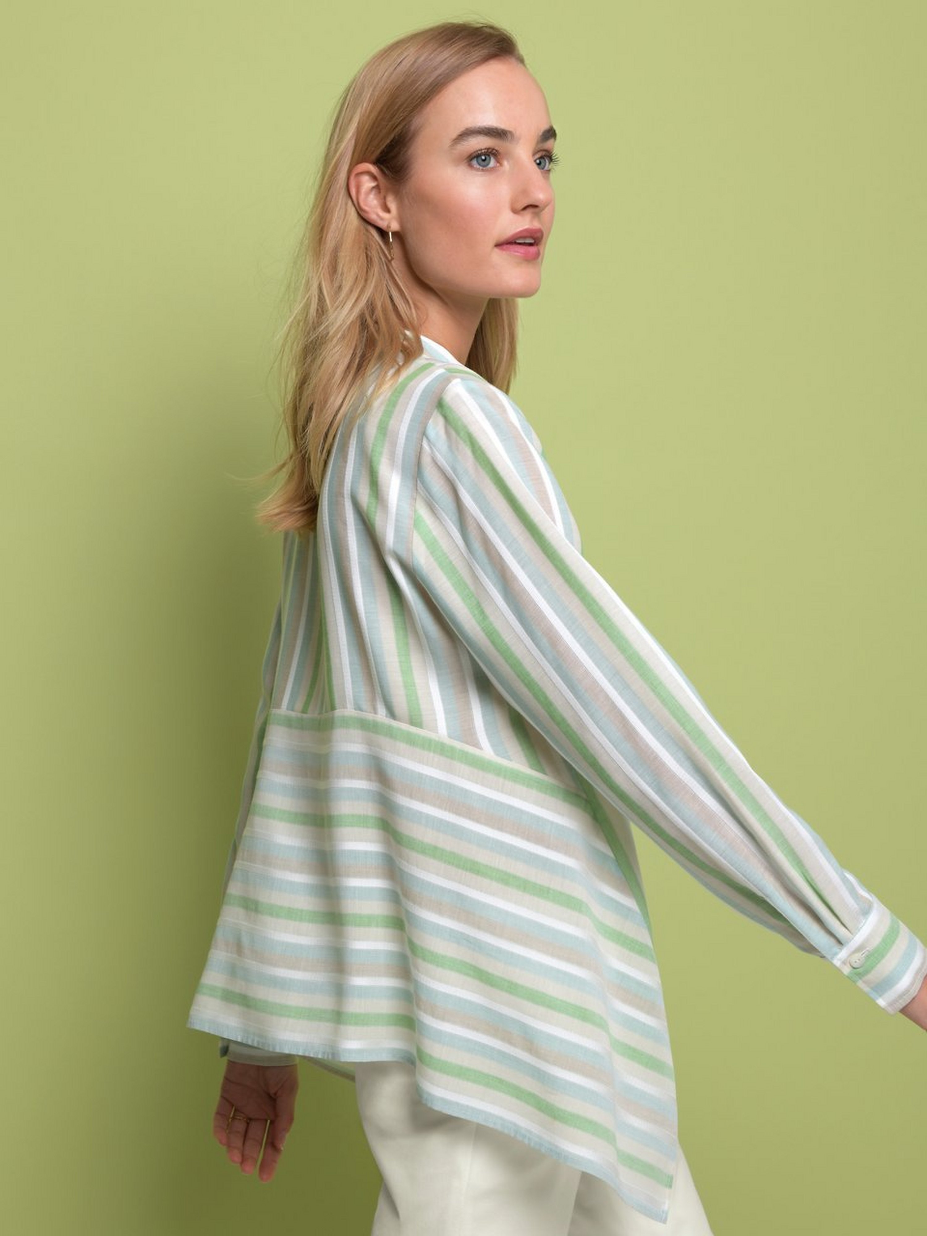 Bluse mit Stehkragen