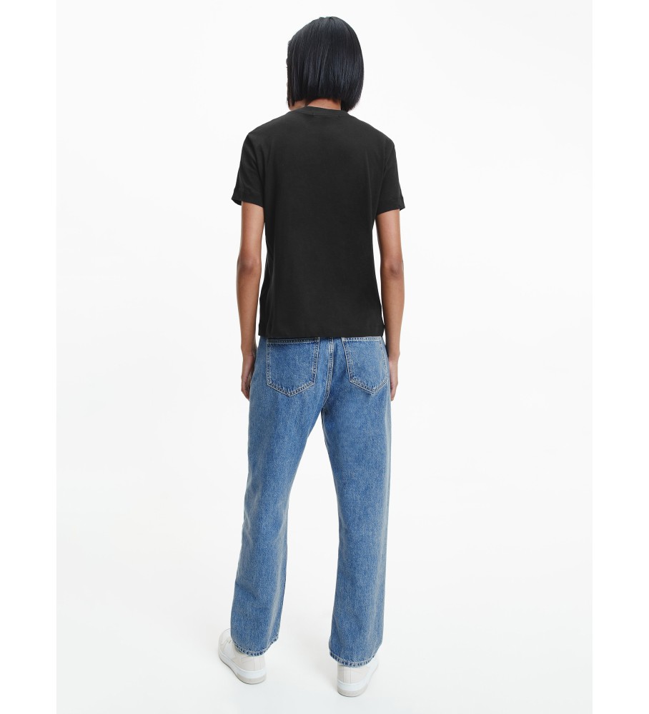 Camiseta preta com monograma da Calvin Klein Jeans