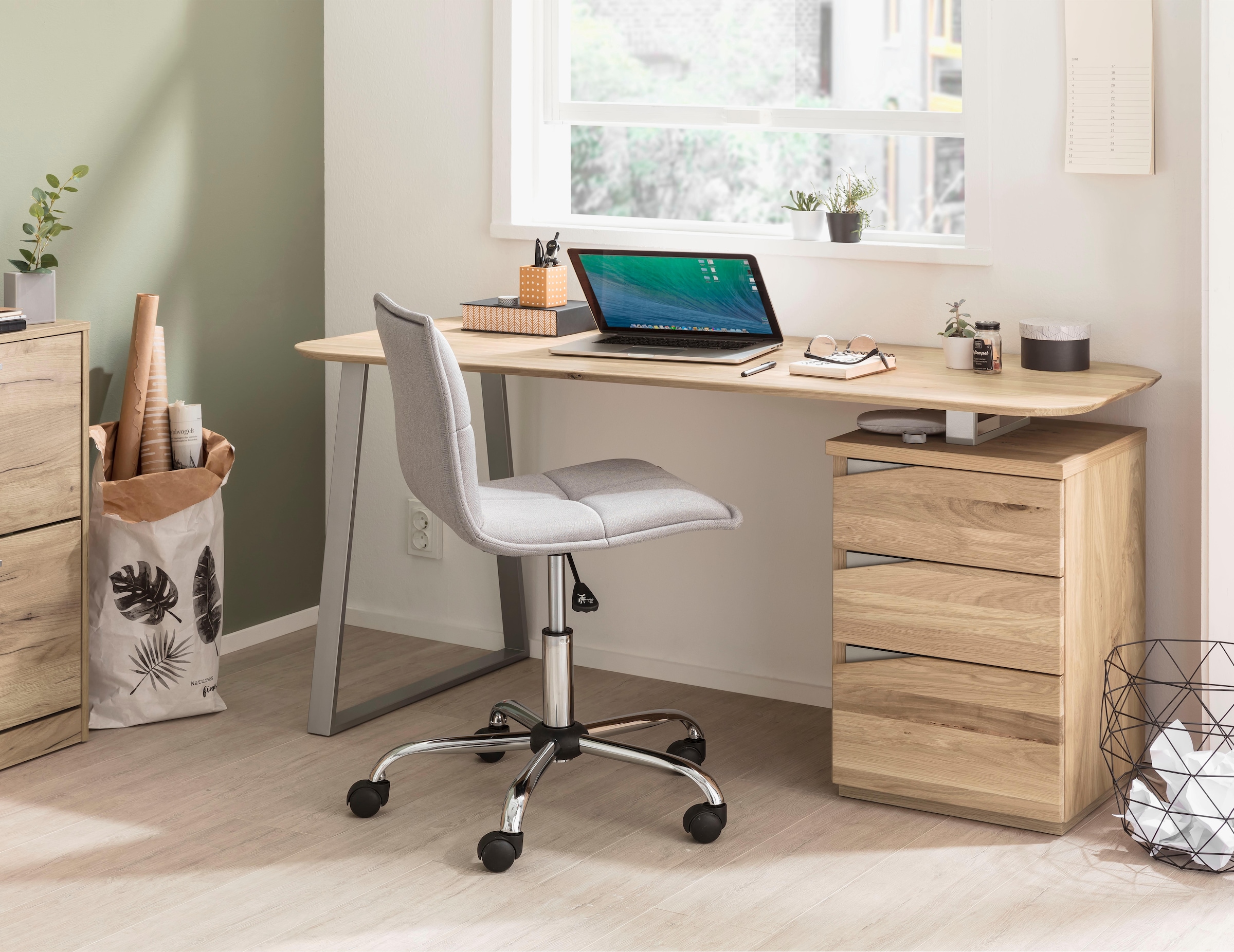 VOGL Möbelfabrik Schreibtisch »Erik« mit Schweizer Kante, teilmassiv, Breite 150 cm, Made in Germany