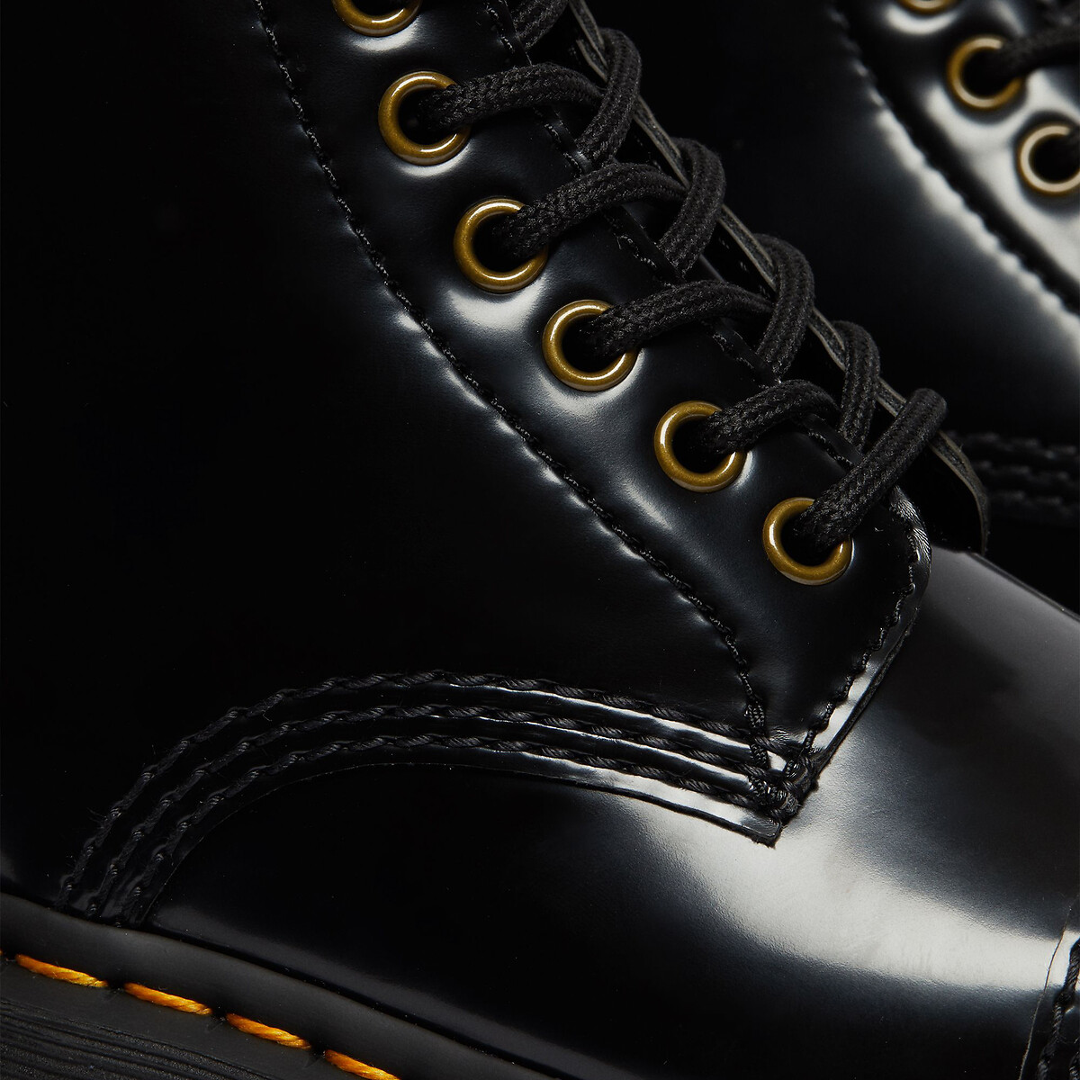 DR. MARTENS<br>Botas Sinclair