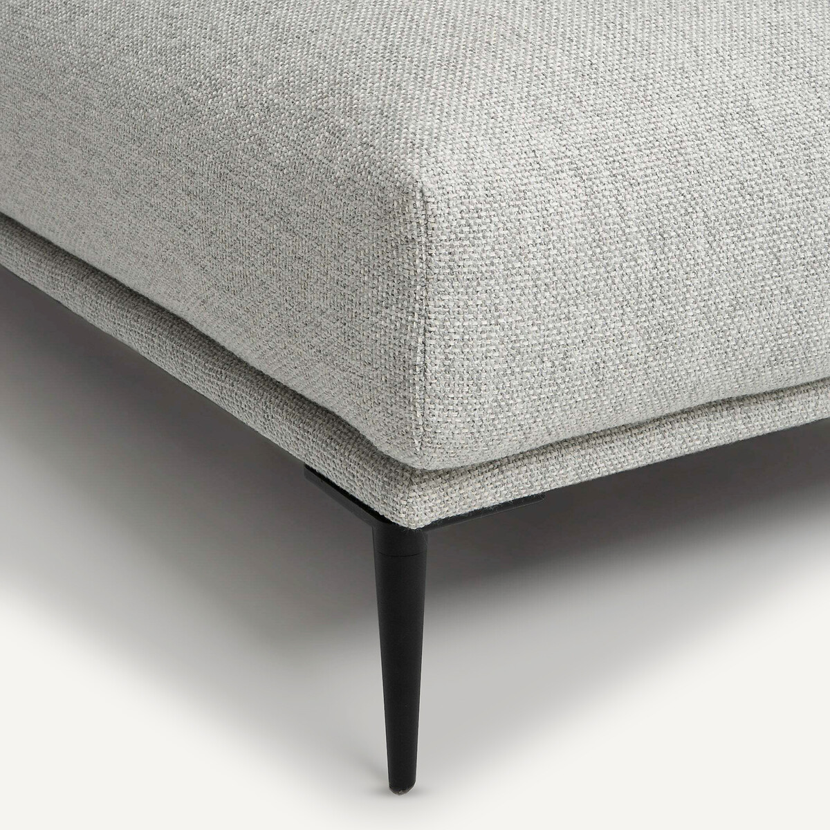 AM.PM<br>Cadeira longa mêlee bouclette, design Oscar E.Gallina