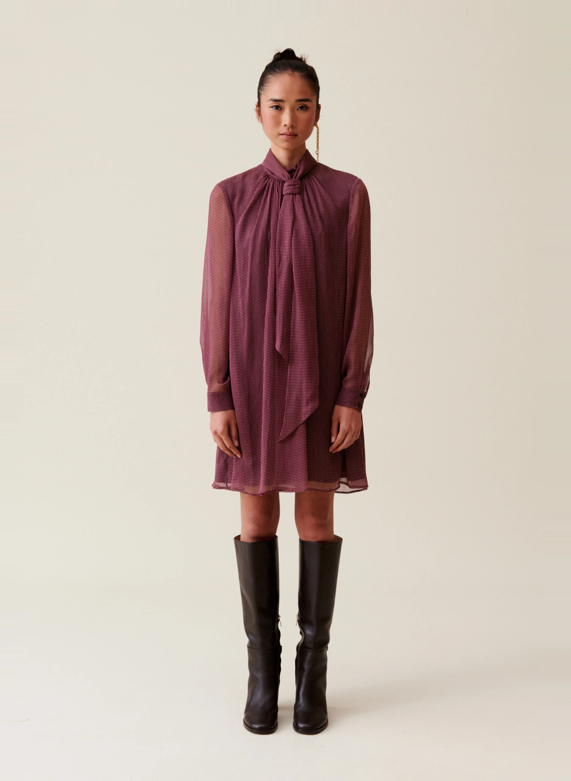 Robe courte col lavallière| Rose