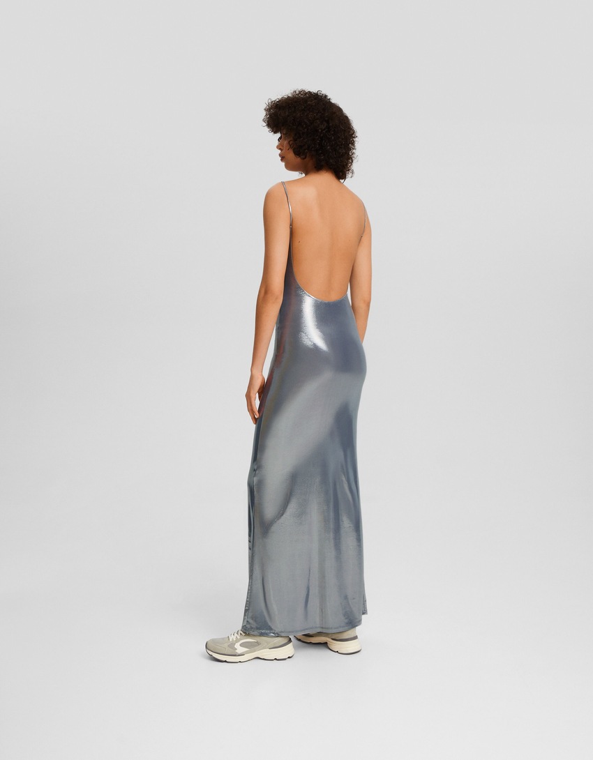 Vestido longo metálico com alças finas