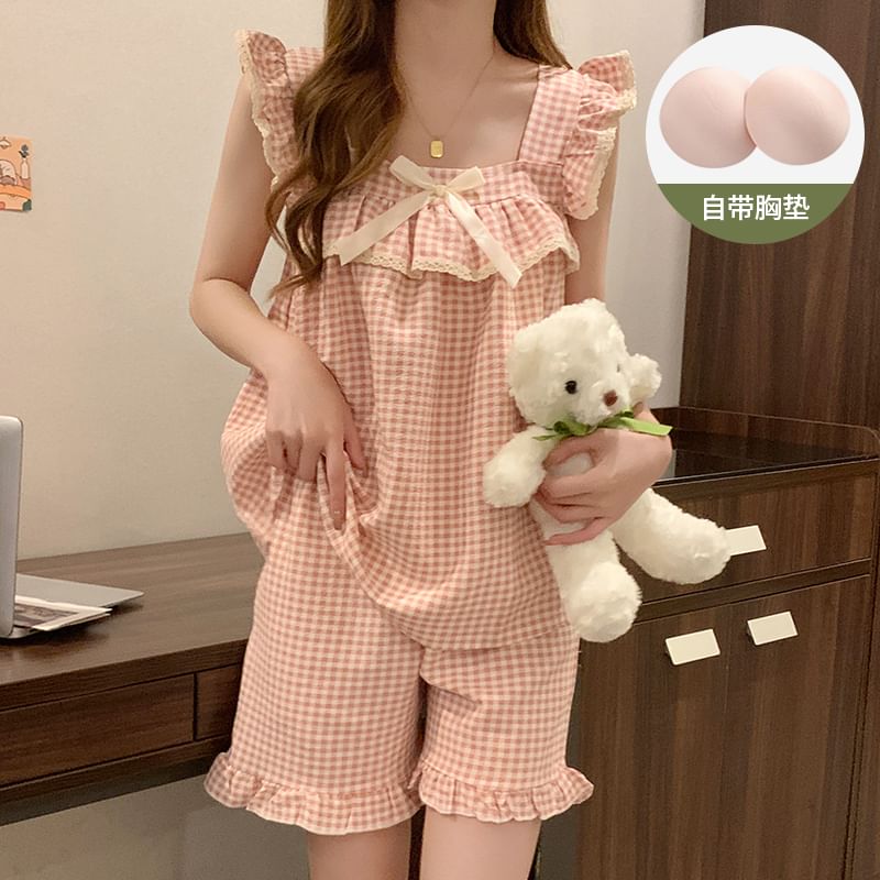 Dazzli - Pyjamaset: geruite top met strik en ruches + shorts