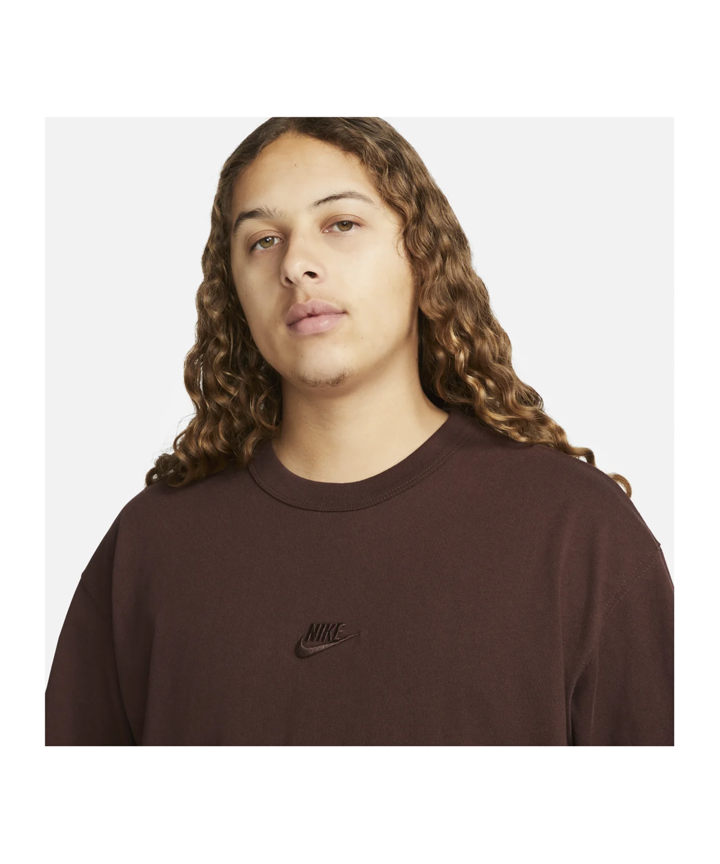 Nike Premium Essentials T-Shirt Braun F227