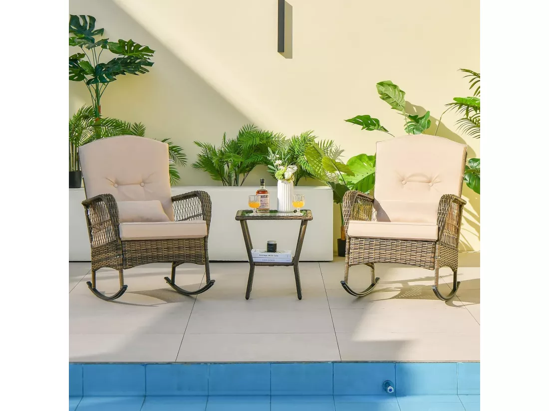 Salon de Jardin Extérieur 2 Places, 2 Chaises à Bascule en Rotin et fibre naturelle PE et Table d'Appoint en Verre Trempé, Coussins Inclus, Ensemble Table et Chaises de Jardin pour Balcon, Terrasse, Patio