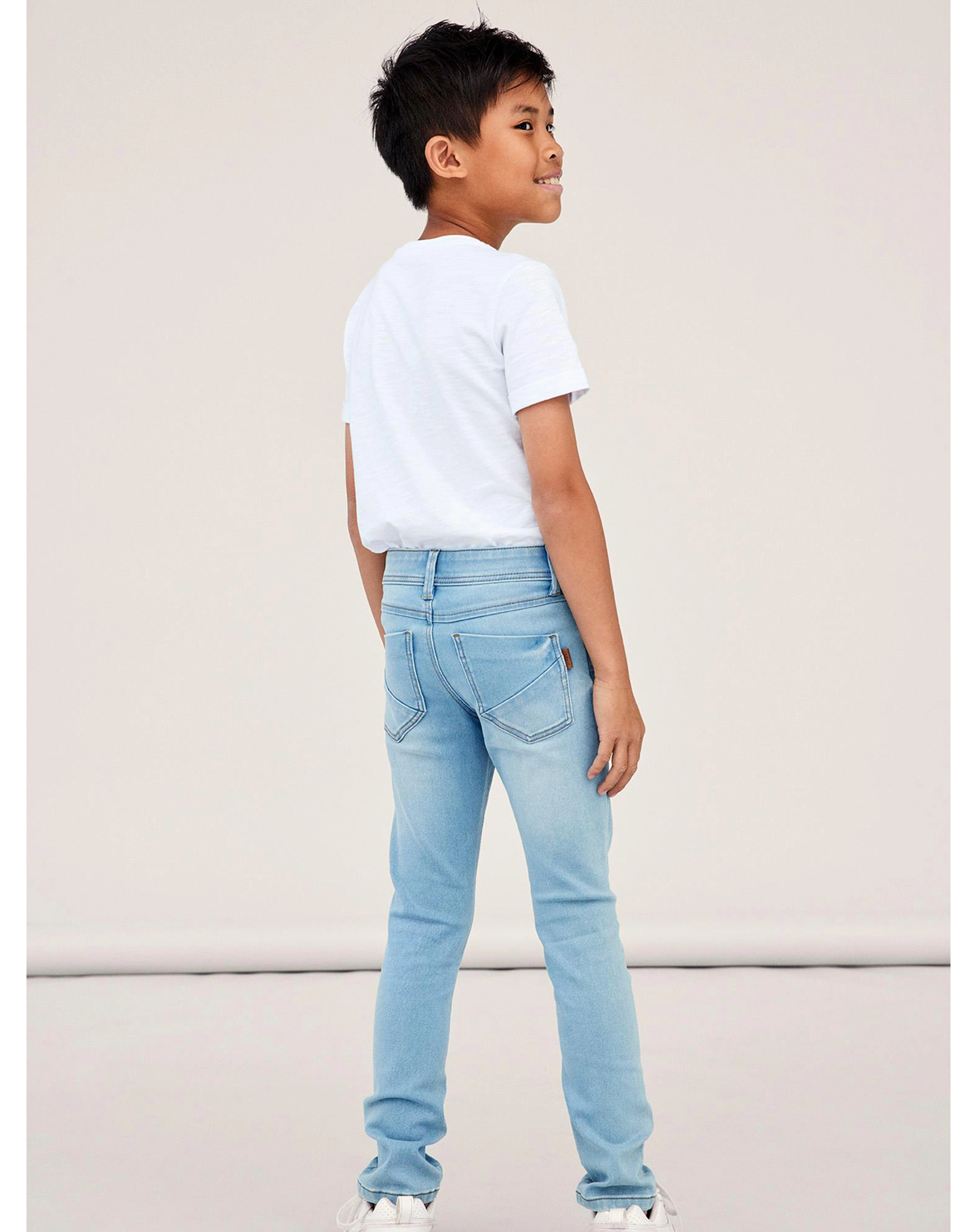 Jeanshose NKMSILAS DNMTAX in light blue