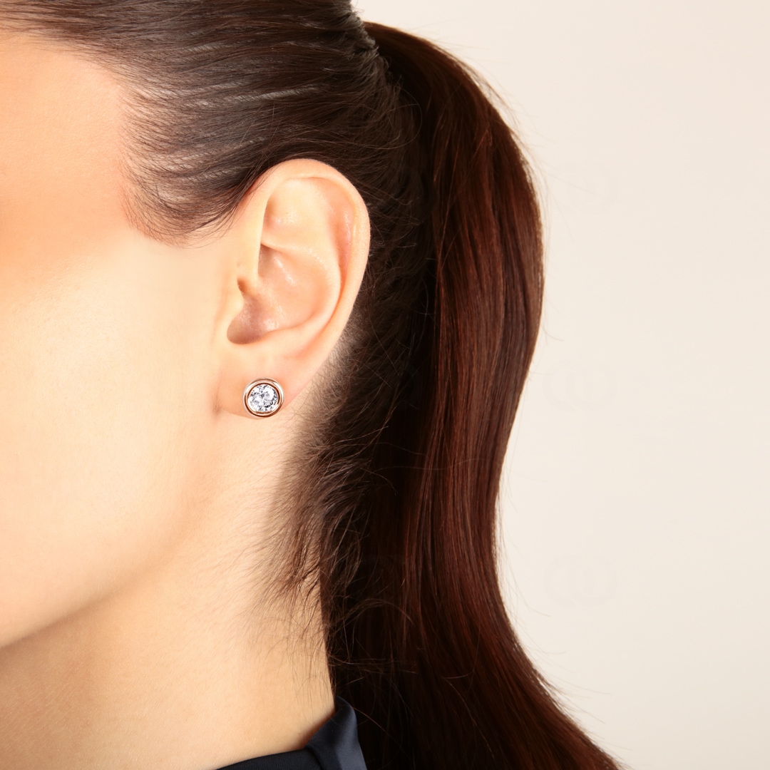 0.60 Karat Solitär Diamantohrstecker 750/18 K Roségold in Zargenfassung