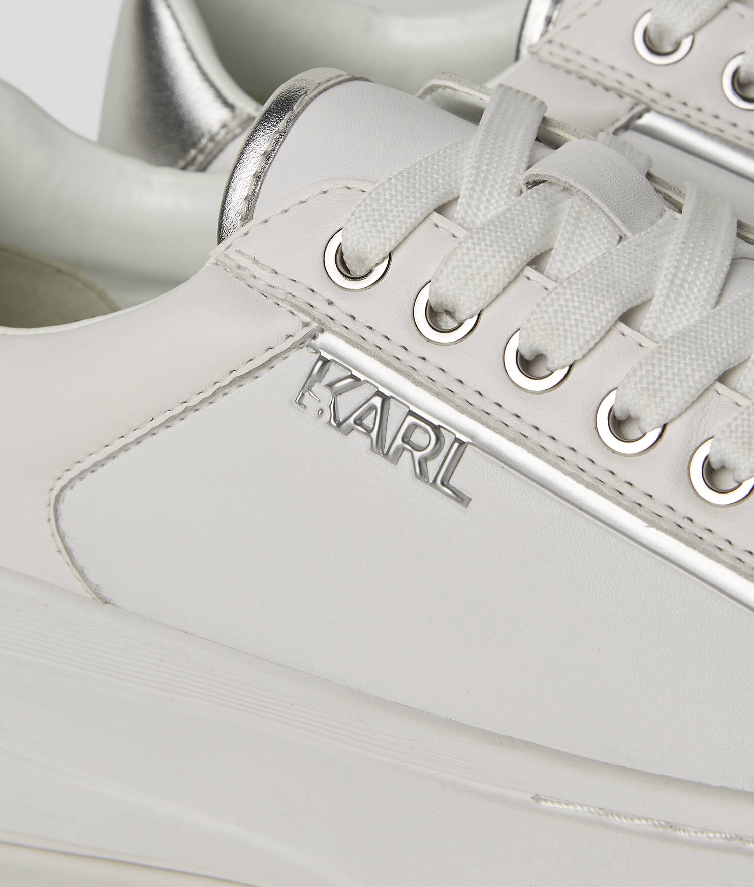 BASKETS EN CUIR KRONOS
