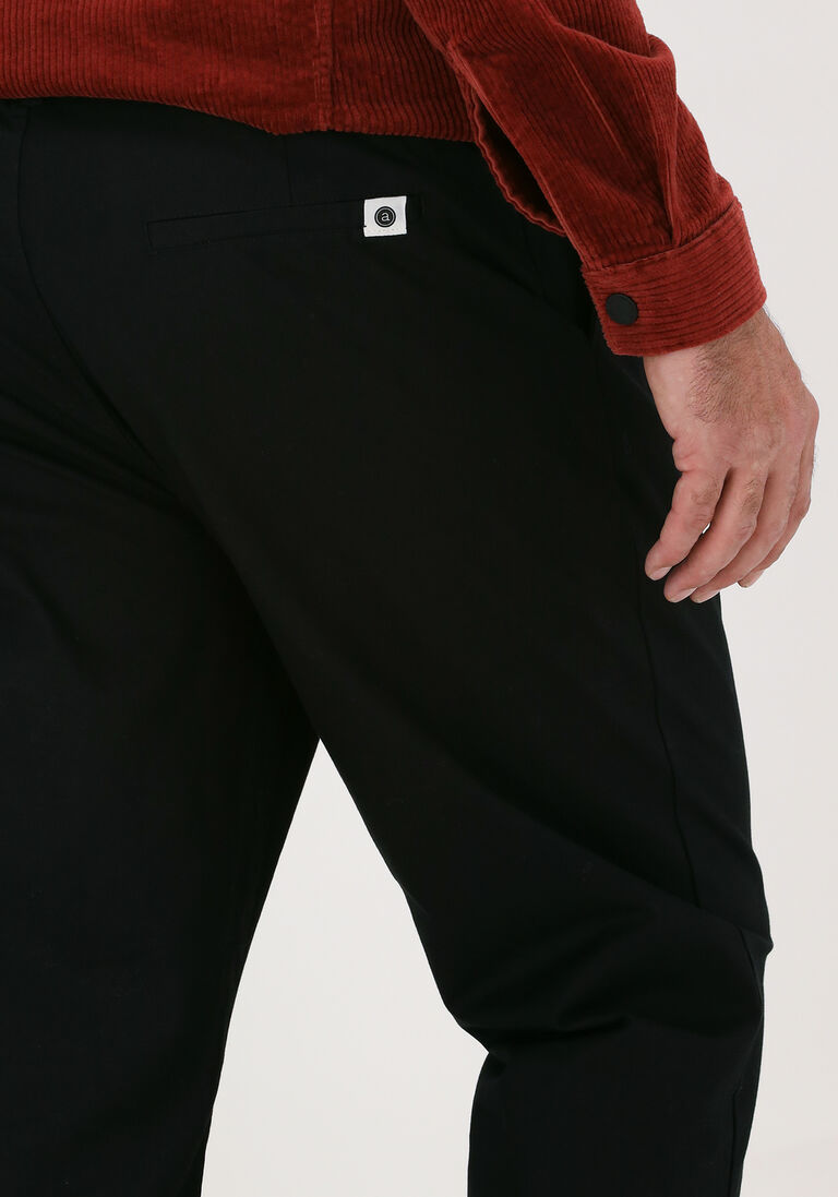 ANERKJENDT zwarte anerkjendt chino akjulius cotton pleat pant