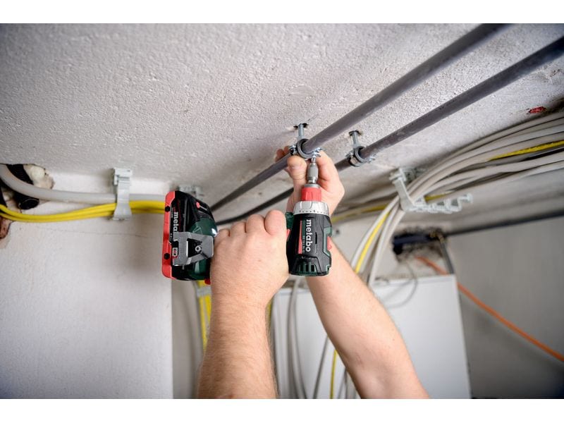 Metabo Akku-Bohrschrauber BS 18 L BL Q Set 18-Volt-Bohrschrauber mit starker Brushless-Power für alle gängigen Bohr- und Schraubanwendungen