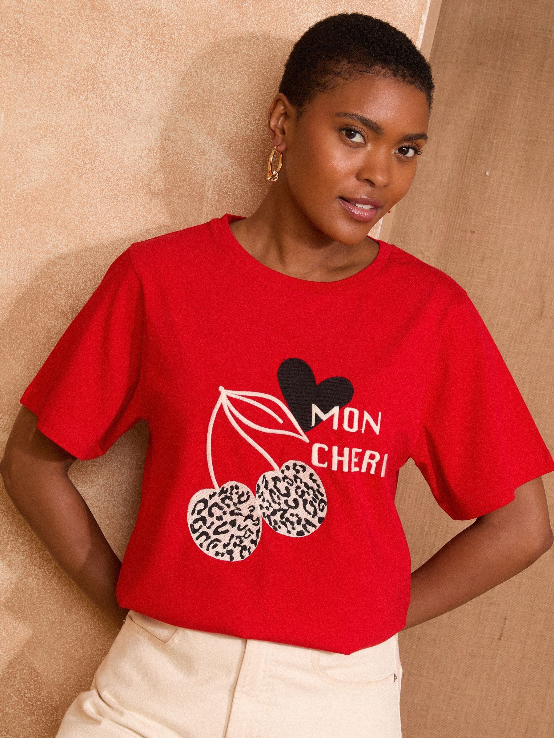 Red Animal Print Cherry Embroidered - Love & Roses T-shirt met ronde hals
