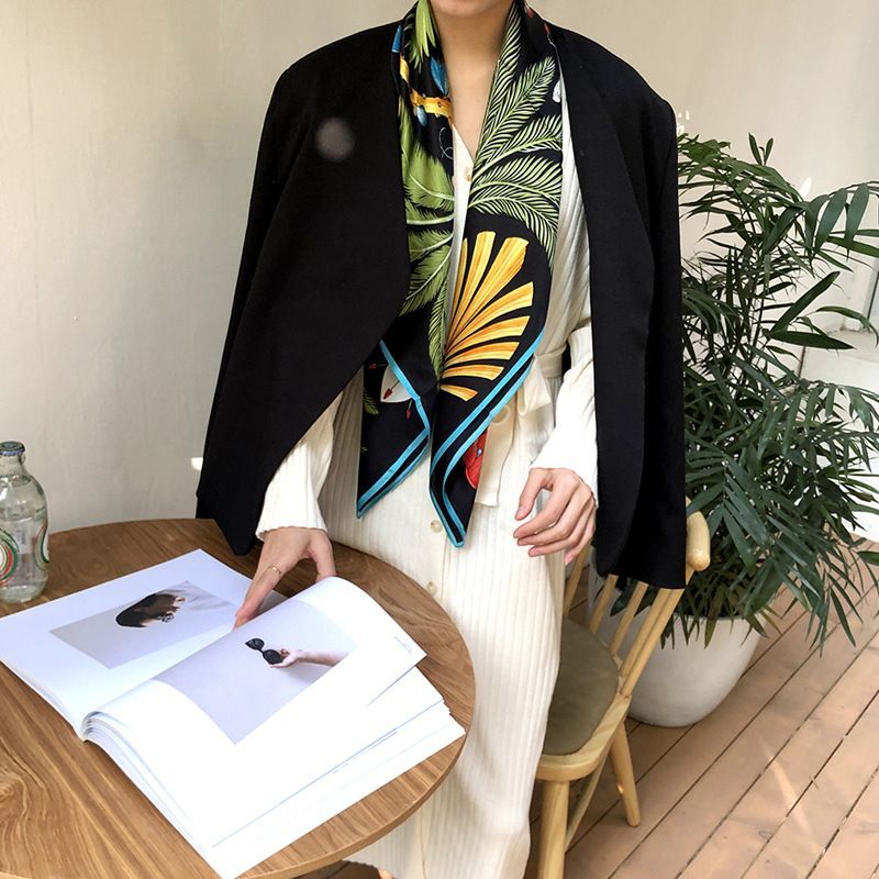 Frior - Palmboomprint zijden sjaal
