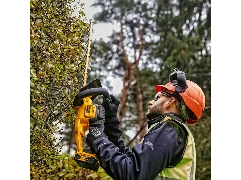 DeWALT DCMHT563N - Hæktrimmer - ledningfri - intet batteri - 1400 spm - 55 cm - tandmellemrum: 25 mm - 2.9 kg - SOLO